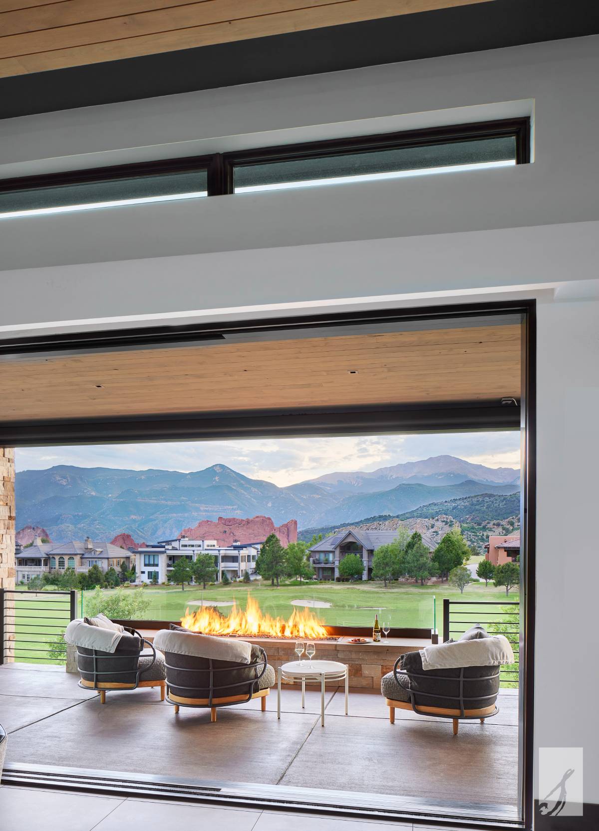 The main deck of a home with gorgeous Rocky Mountain views near Coloado Springs, CO
